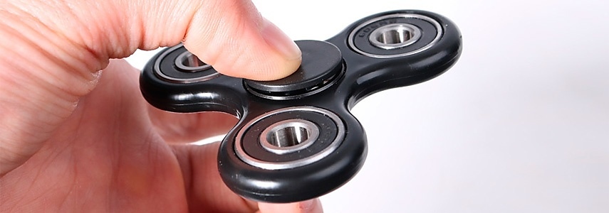 Brinquedo Fidget Spinner é um aparelho Anti-Stress do tamanho da palma da mão, Perfeito para todas as idades!